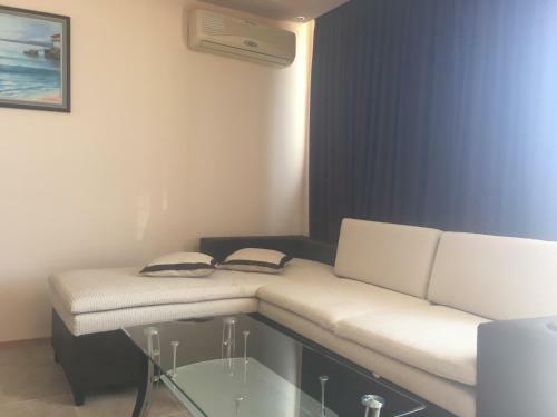 Golden Sea View Apartments