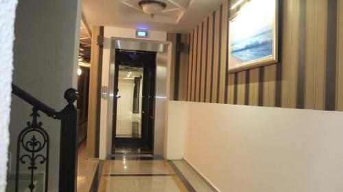 Golden Sea View Apartments