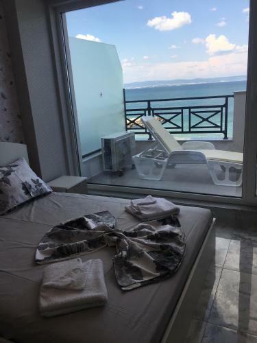 Golden Sea View Apartments