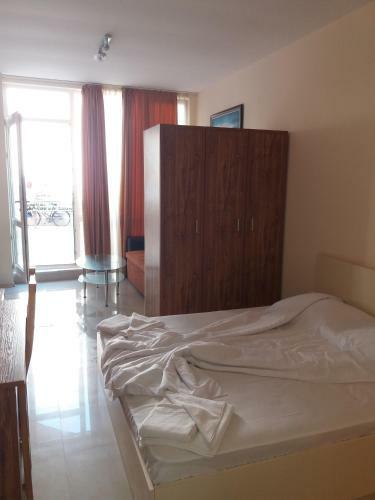Golden Sea View Apartments