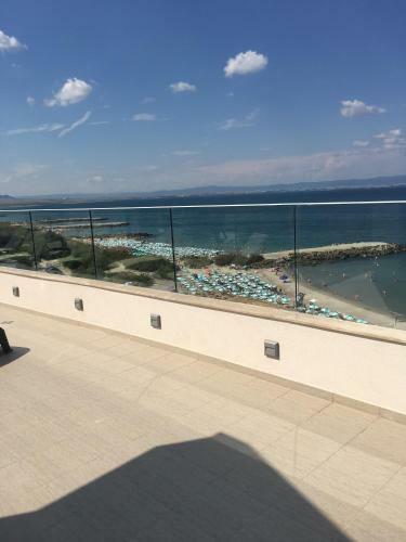 Golden Sea View Apartments