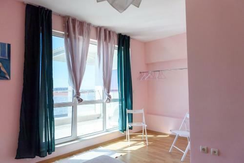 Iris Apartments