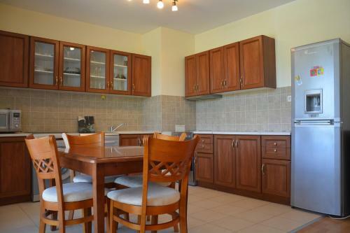 Iris Apartments