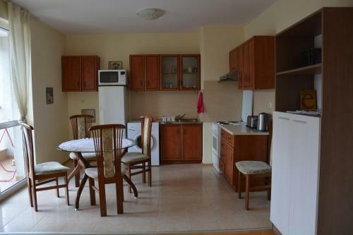 Iris Apartments