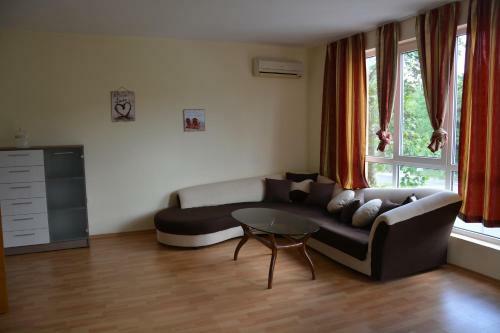 Iris Apartments
