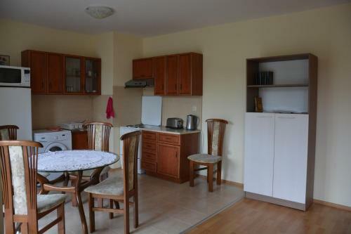 Iris Apartments