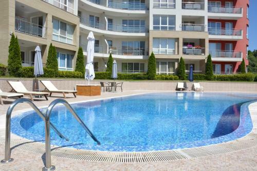 Iris Apartments