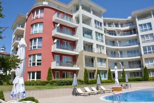 Iris Apartments