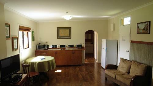 Gumtree On Gillies Bed And Breakfast