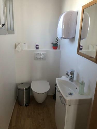 Hostal Vestmannsvatn Guesthouse