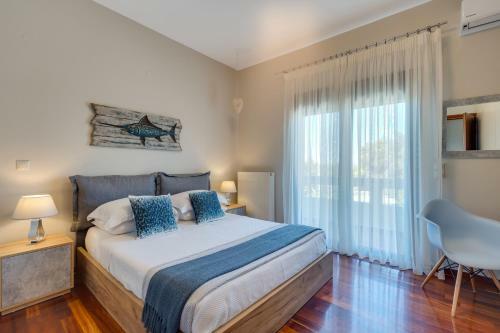 Villa Ampelaki - With Heated Pool
