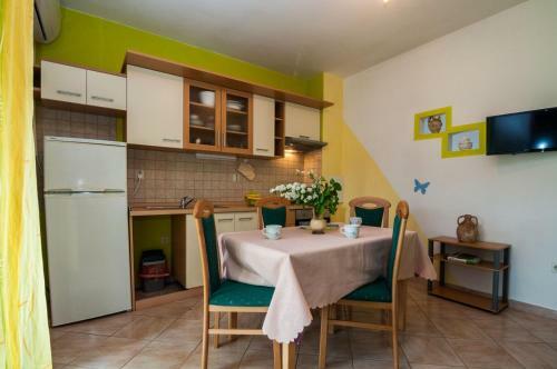 Apartments Cvita Ugljan