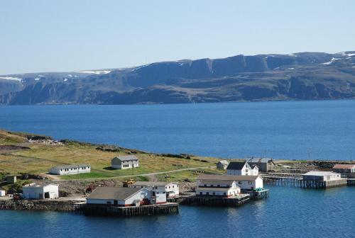 Kongsfjord Holiday Home