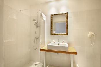 Interhotel Le Grillon D Or