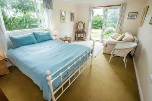 Home Comforts In Peaceful 2 Acres