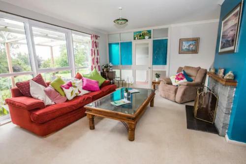 Home Comforts In Peaceful 2 Acres