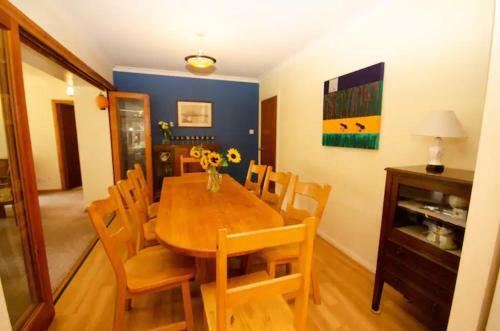 Home Comforts In Peaceful 2 Acres
