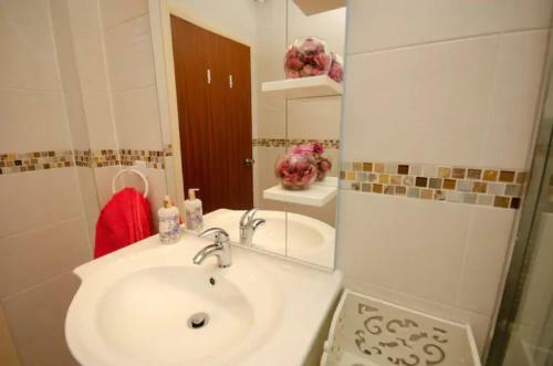 Home Comforts In Peaceful 2 Acres
