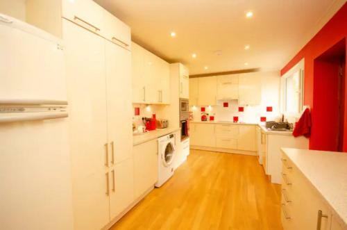 Home Comforts In Peaceful 2 Acres