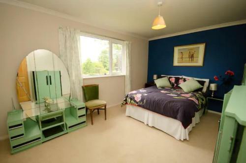 Home Comforts In Peaceful 2 Acres
