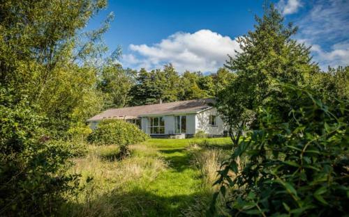 Home Comforts In Peaceful 2 Acres