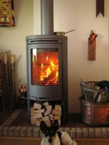 Home Comforts In Peaceful 2 Acres