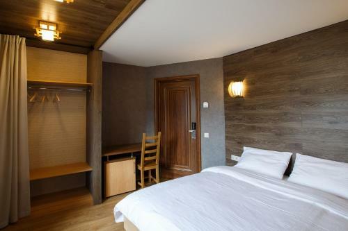 Hostal Buhta Guest House