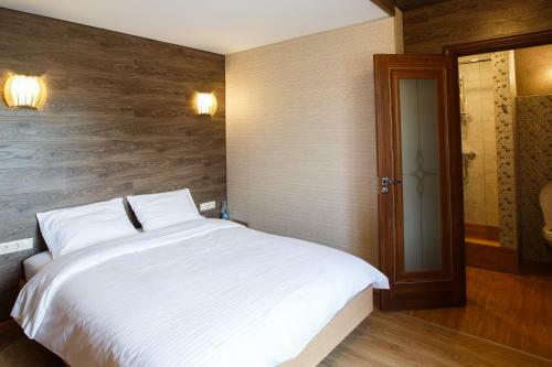 Hostal Buhta Guest House