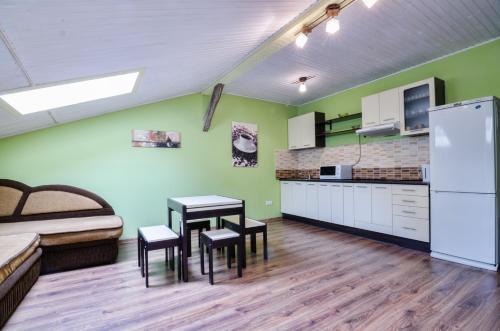 Apartment On Kulisha11