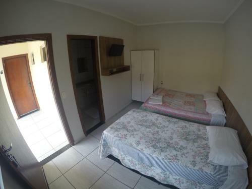 Hotel 2 Irm�os