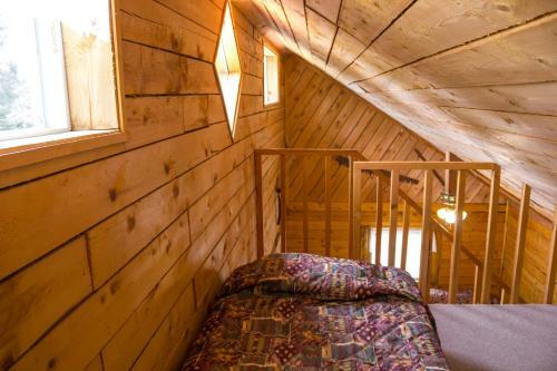 Lodge Midnight Sun Log Cabins