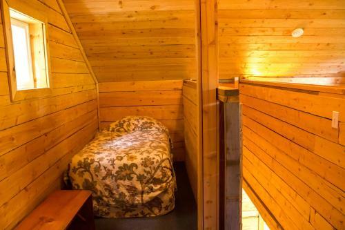 Lodge Midnight Sun Log Cabins