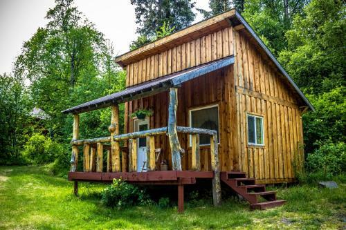 Lodge Midnight Sun Log Cabins
