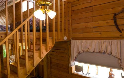 Lodge Midnight Sun Log Cabins