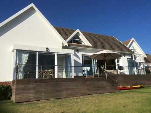 Holiday Home Crystal Waters