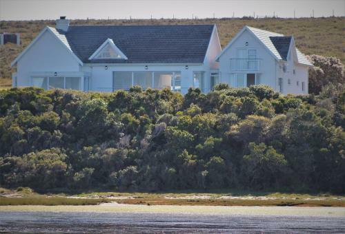 Holiday Home Crystal Waters