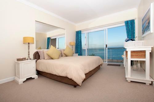 Port Main Royal Ocean's Edge