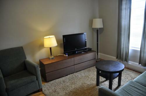 Apartment Across Georges Dumont