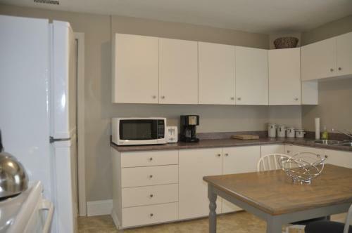 Apartment Across Georges Dumont