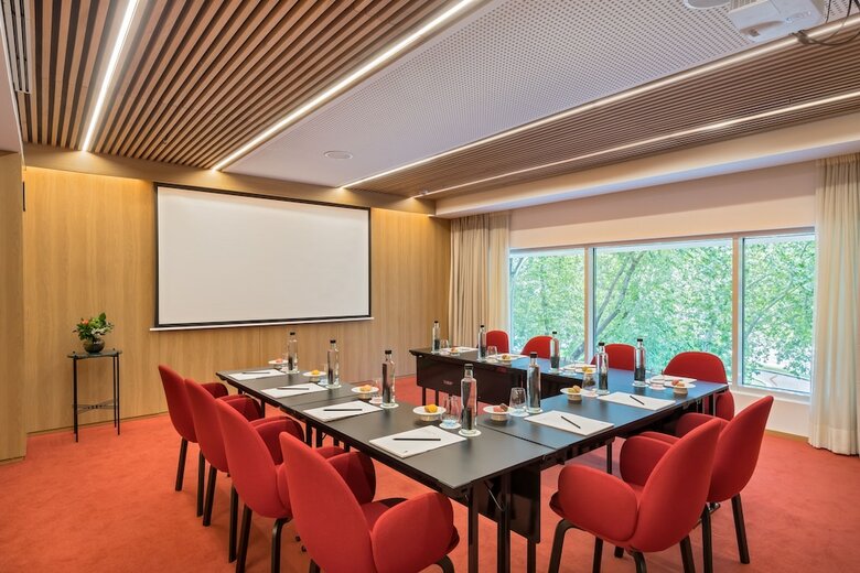 Hotel Barcelo Torre De Madrid