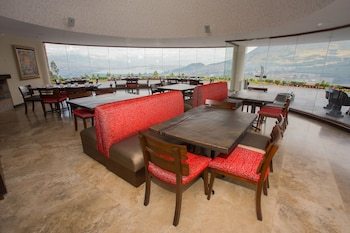 Hotel Medina Del Lago