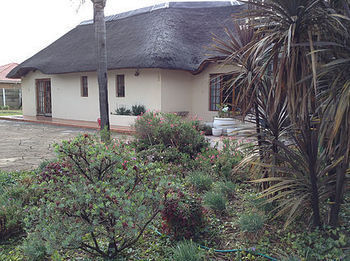 Hotel 12 On Vaal Drive B And B