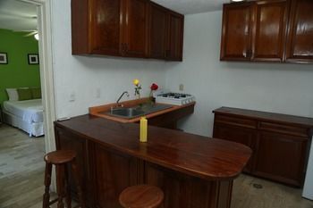 Albergue Bed & Beach & Fun Cancun Hostal
