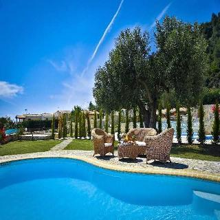 Nefeli Luxury Villas