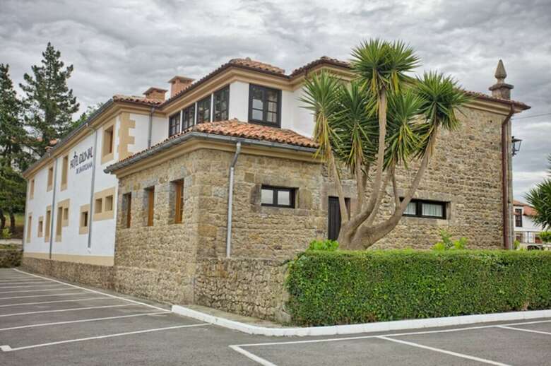 Hotel Colonial De Santillana