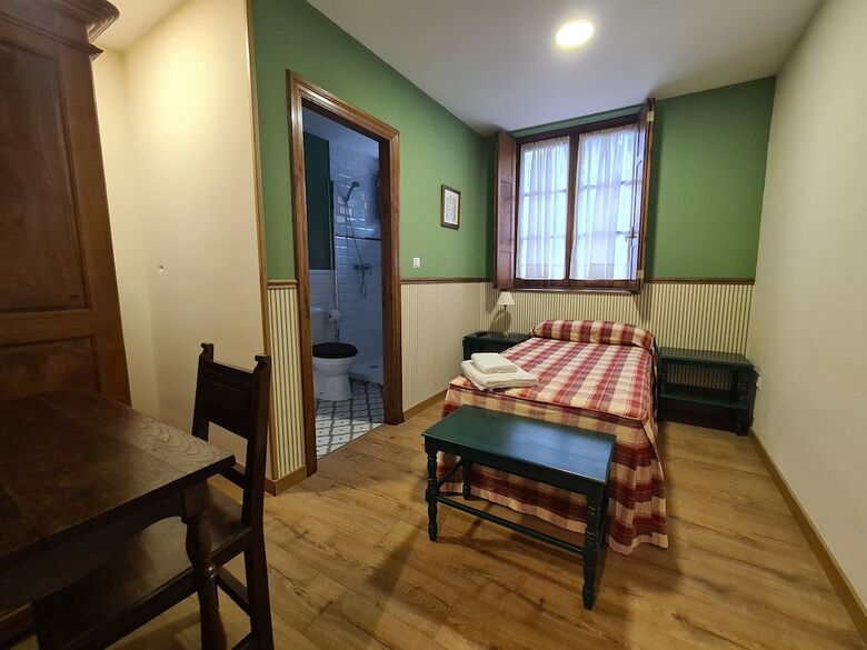 Hotel Colonial De Santillana