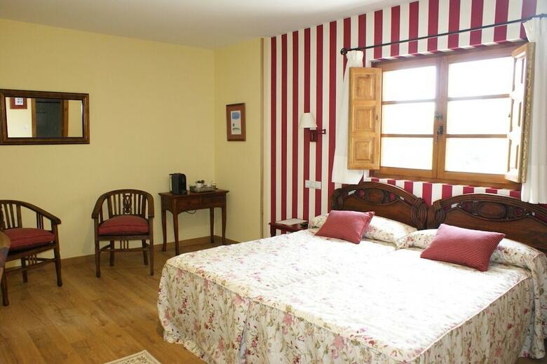 Hotel Colonial De Santillana