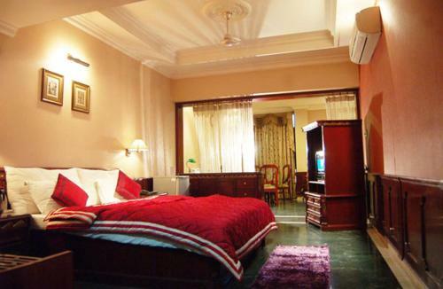 Hotel Diplomat Residency
