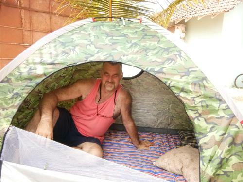 Castello's Coco Huts
