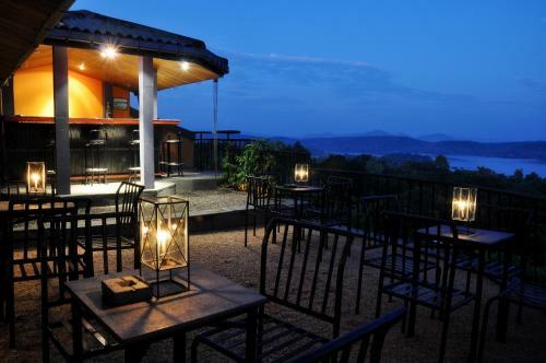 Giritale Hotel